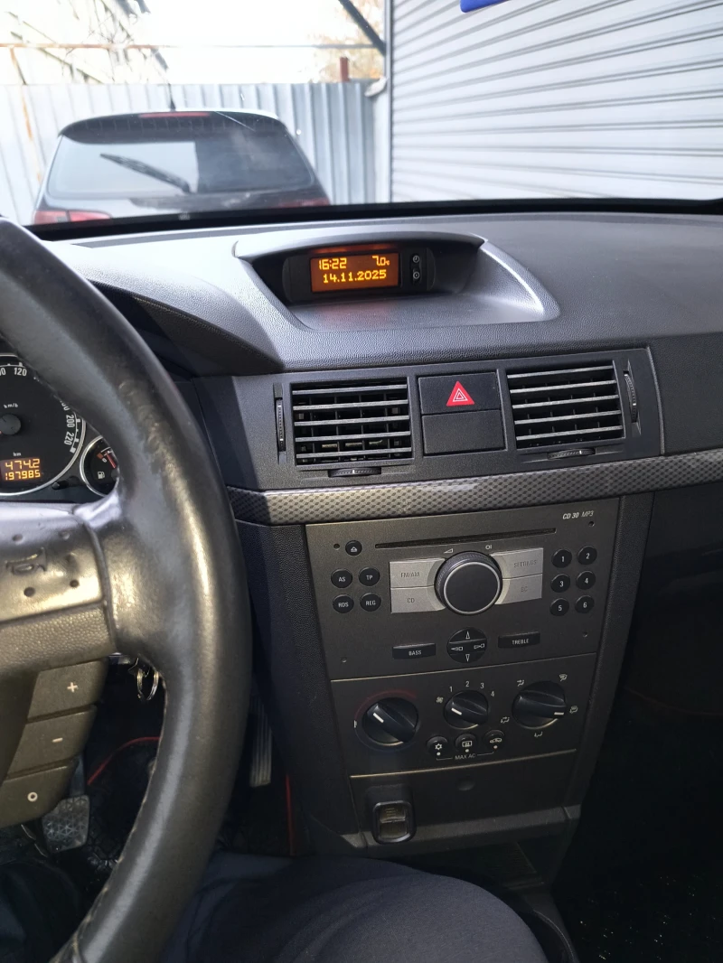 Opel Meriva, снимка 12 - Автомобили и джипове - 52863646