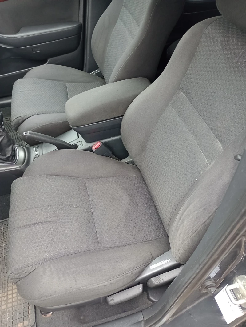 Toyota Avensis 2, 2 D4D 150kc. 6 скорости, снимка 8 - Автомобили и джипове - 52522727