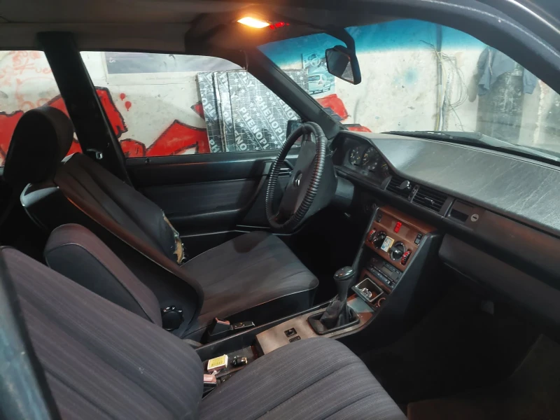 Mercedes-Benz 124, снимка 5 - Автомобили и джипове - 52838637