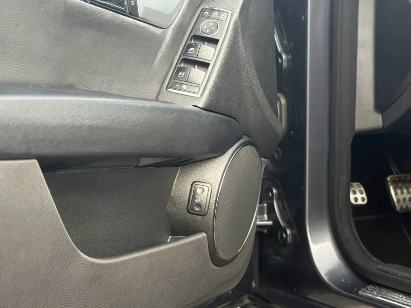 Mercedes-Benz C 250 АМG 4 MATIC, снимка 13 - Автомобили и джипове - 53202837