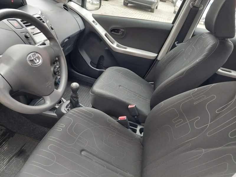 Toyota Yaris 1.0 VVTI 45000km FACELIFT НОВА , снимка 13 - Автомобили и джипове - 53418629