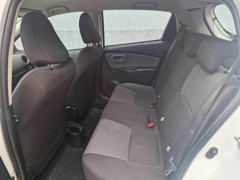 Toyota Yaris 1.0 VVT-i EURO 6 От България, снимка 13 - Автомобили и джипове - 53463224