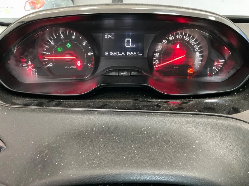 Peugeot 208 208 1.2 VTi Access, снимка 4 - Автомобили и джипове - 55387544