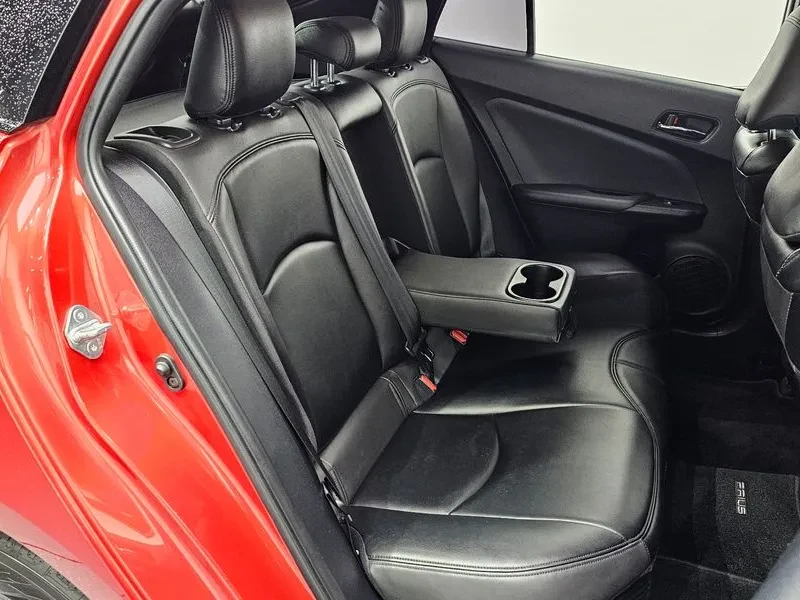 Toyota Prius 1.8 Хибрид, снимка 10 - Автомобили и джипове - 55433034