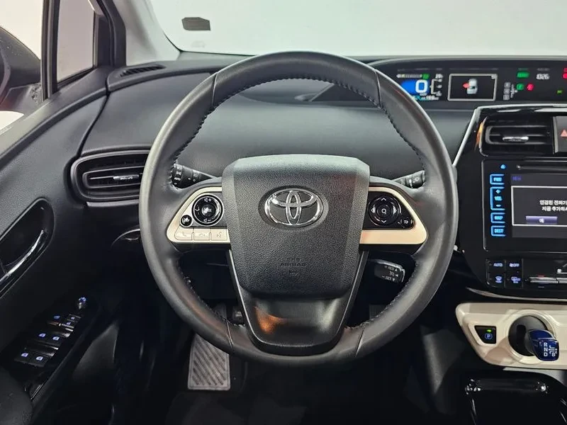 Toyota Prius 1.8 Хибрид, снимка 4 - Автомобили и джипове - 55433034