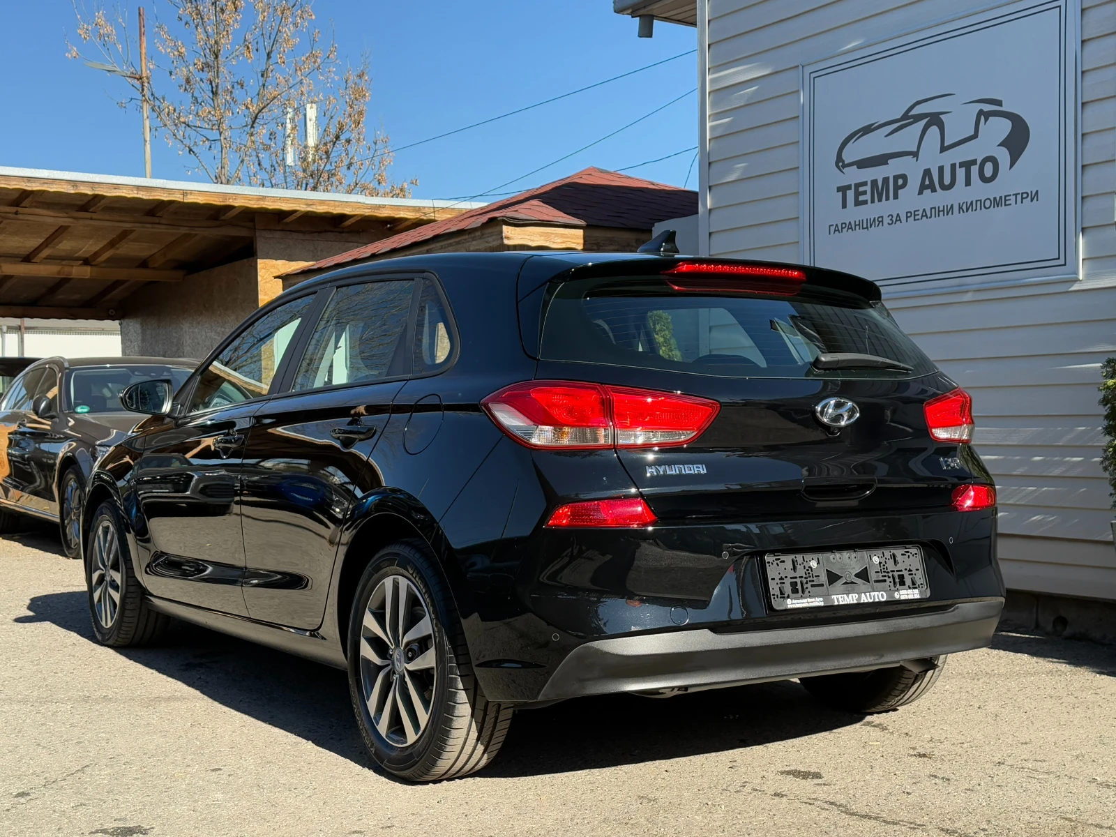 Hyundai I30 1.4I* 99к.с* 6ск* LED* СЕРВИЗНА КНИЖКА С ПЪЛНА ИСТ - изображение 7