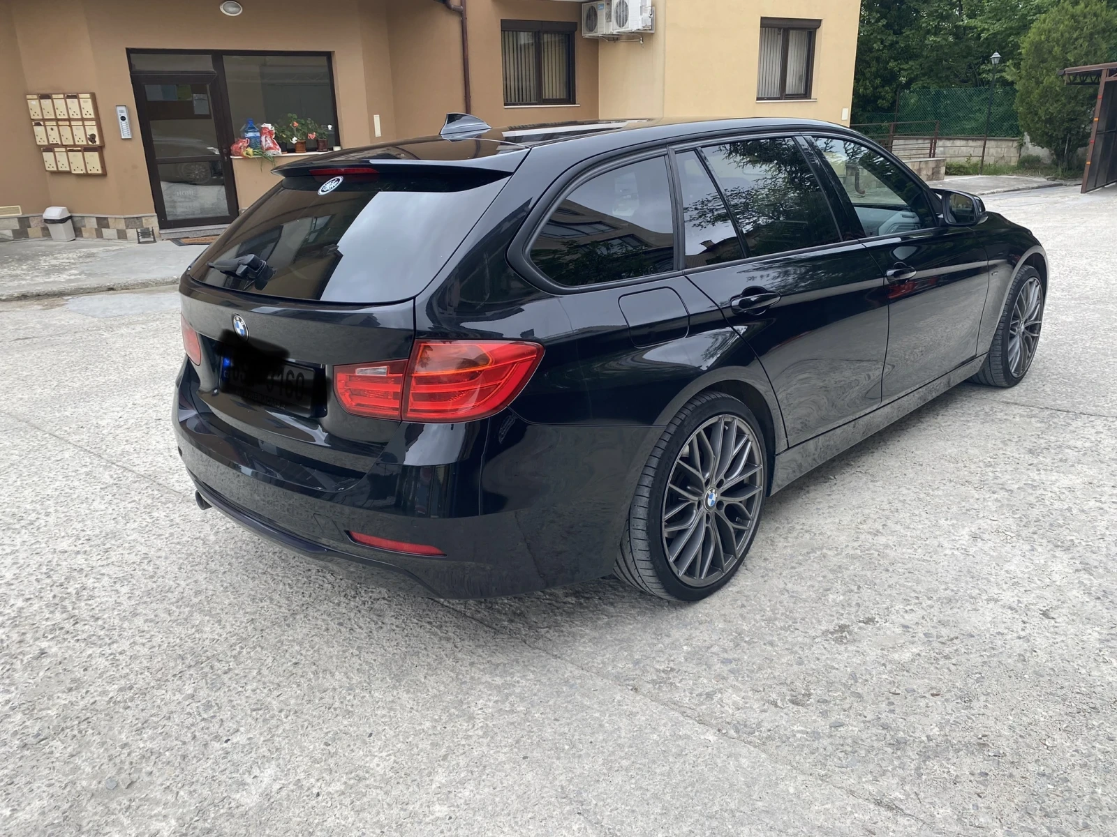 BMW 320 xDrive SPORT - изображение 3