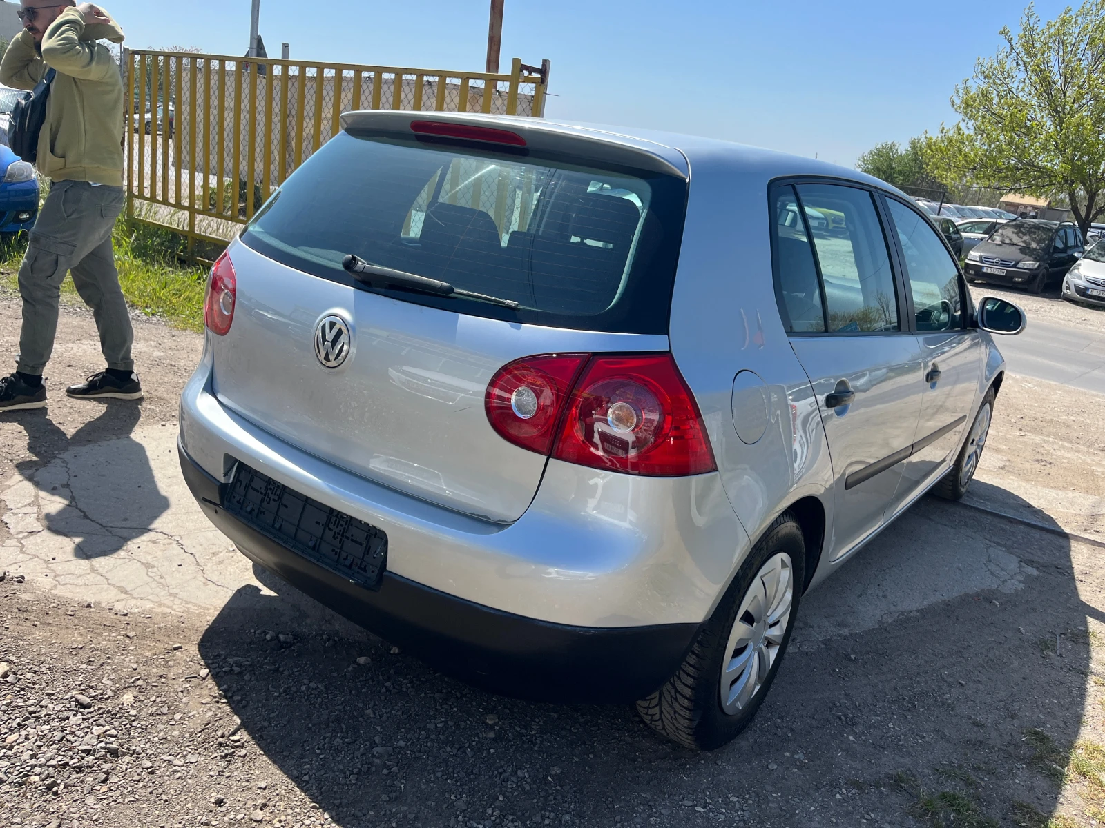 VW Golf 1.6 БЕНЗИН 102к.с - изображение 4
