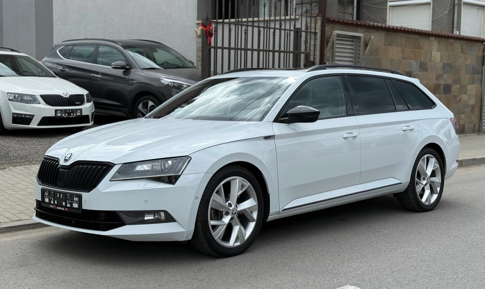 Skoda Superb 2.0 TSI Sport Line+ DSG 4X4 Внос Швейцария - изображение 2