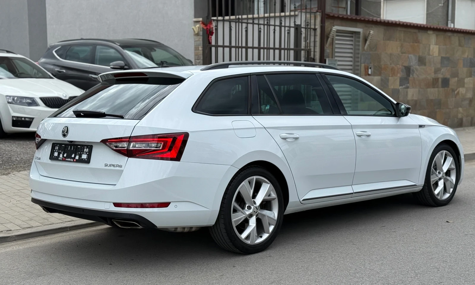 Skoda Superb 2.0 TSI Sport Line+ DSG 4X4 Внос Швейцария - изображение 6