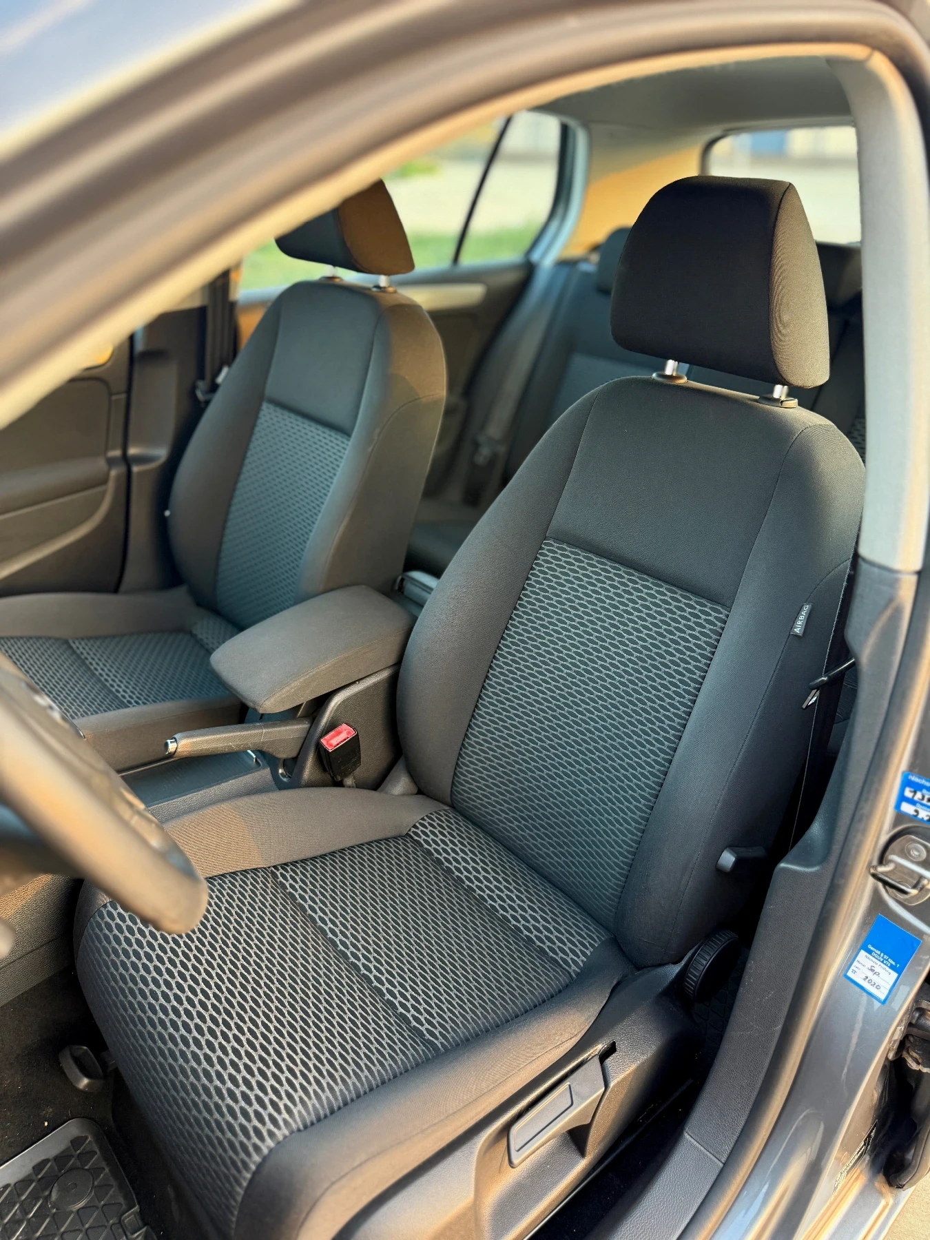 VW Golf 1.6 TDI DSG 105 hp - изображение 9