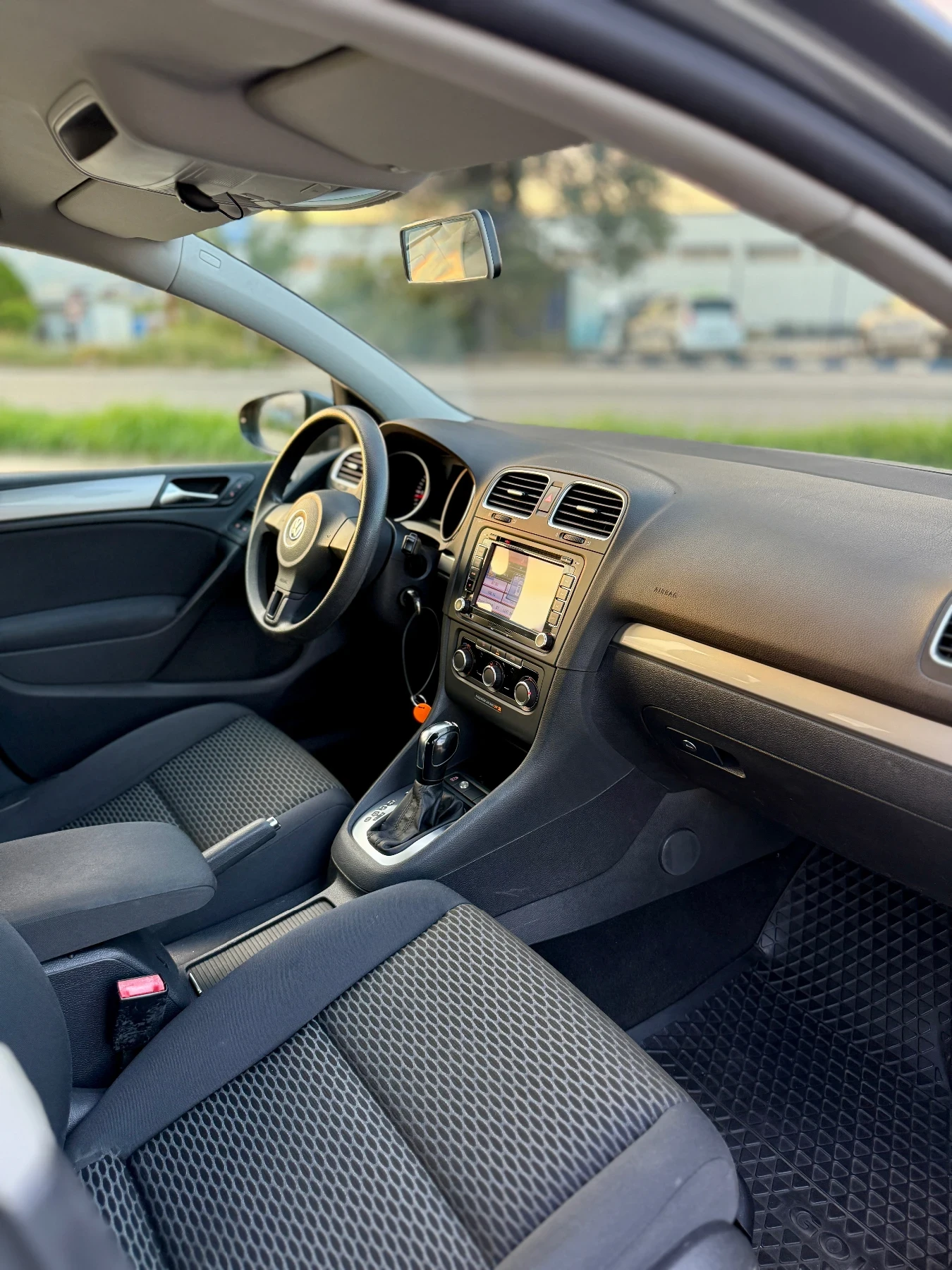 VW Golf 1.6 TDI DSG 105 hp | Mobile.bg   12