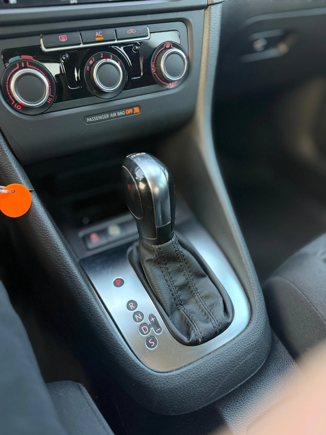 VW Golf 1.6 TDI DSG 105 hp | Mobile.bg   15