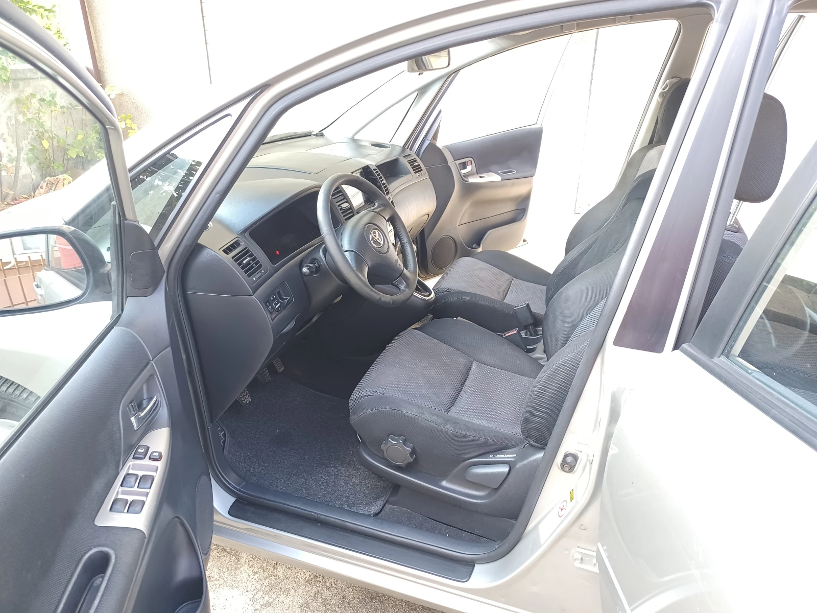 Toyota Corolla verso D4D 90кс - изображение 5