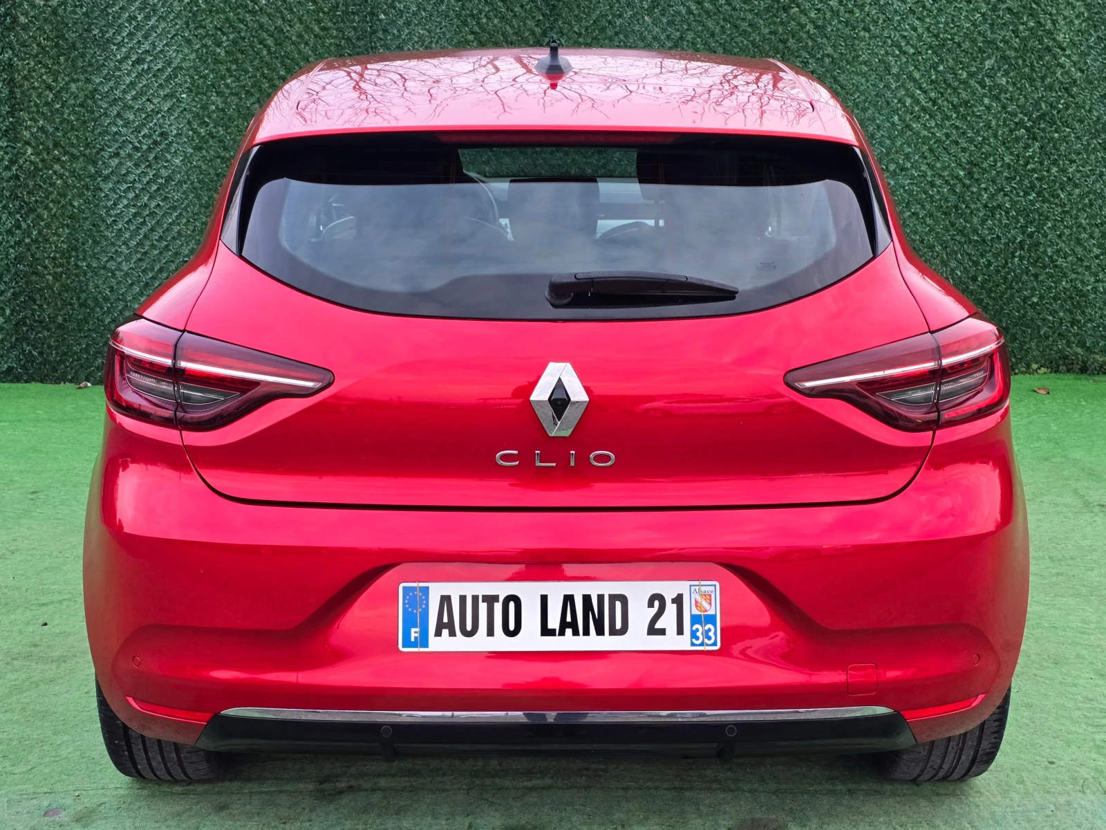 Renault Clio 1.6i* 140кс* E-TECH FHEV HYBRID 39900км - изображение 8