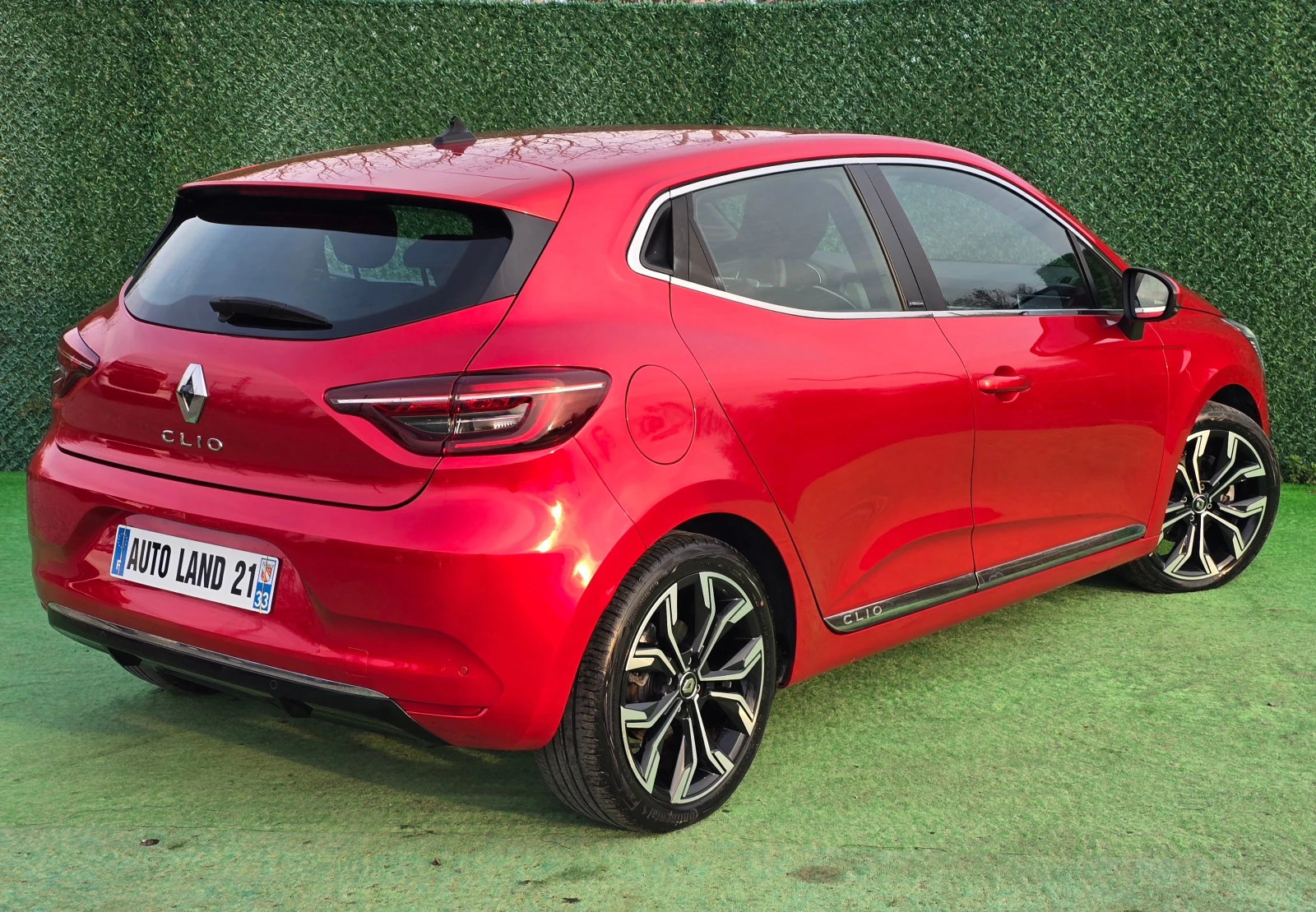 Renault Clio 1.6i* 140кс* E-TECH FHEV HYBRID 39900км - изображение 5