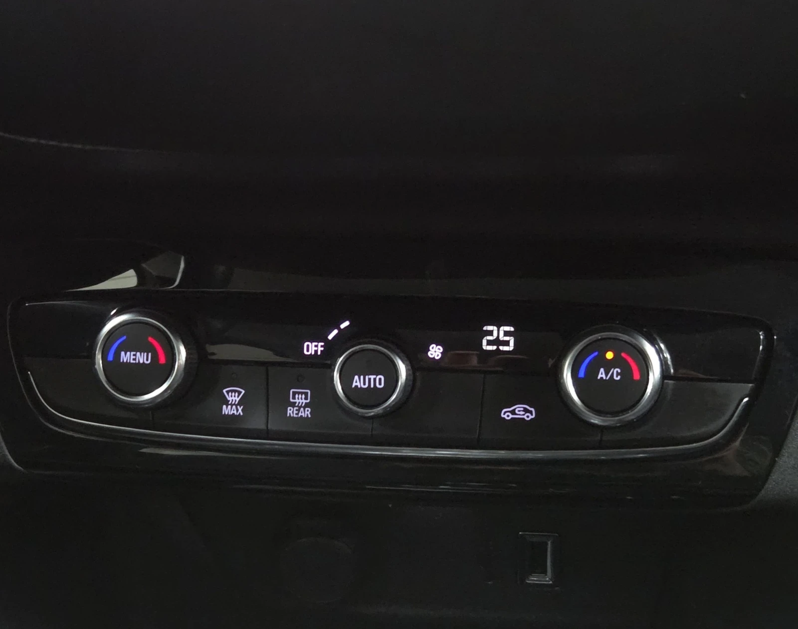 Opel Corsa GS line/LED/Camera360 | Mobile.bg � ����������� 15