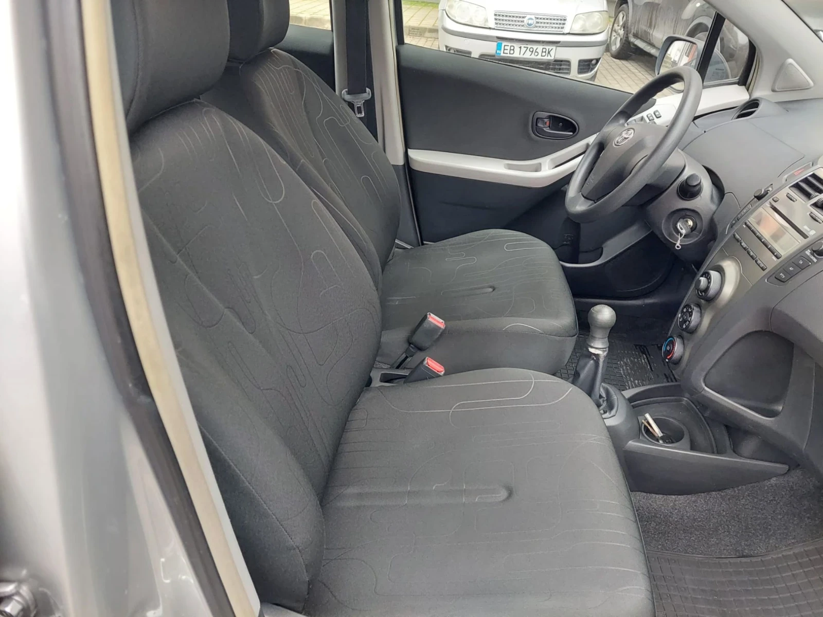 Toyota Yaris 1.0 VVTI 45000km FACELIFT ����  | Mobile.bg � ����������� 11