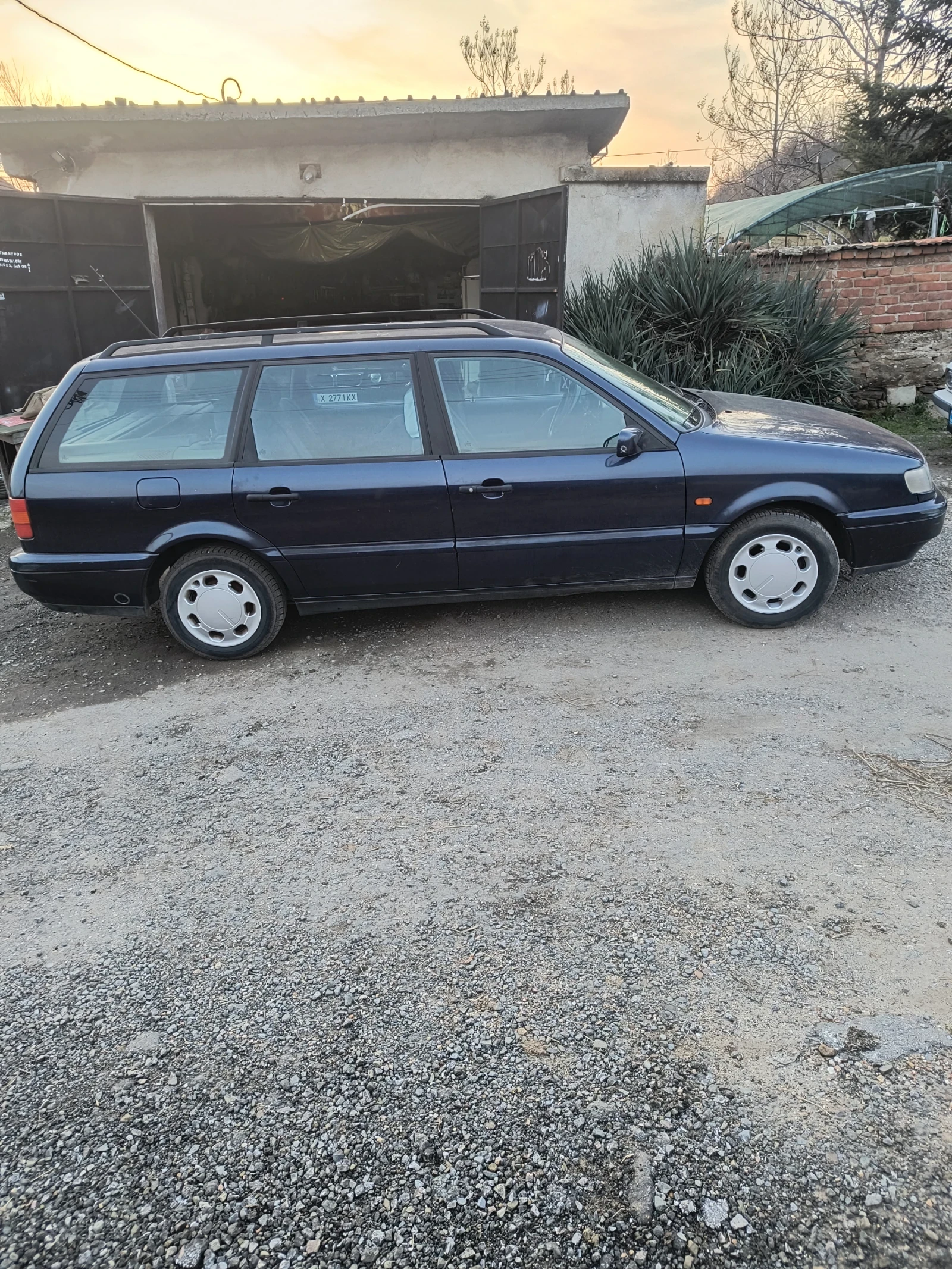 VW Passat 1.8mi Variant , снимка 6 - Автомобили и джипове - 53749345