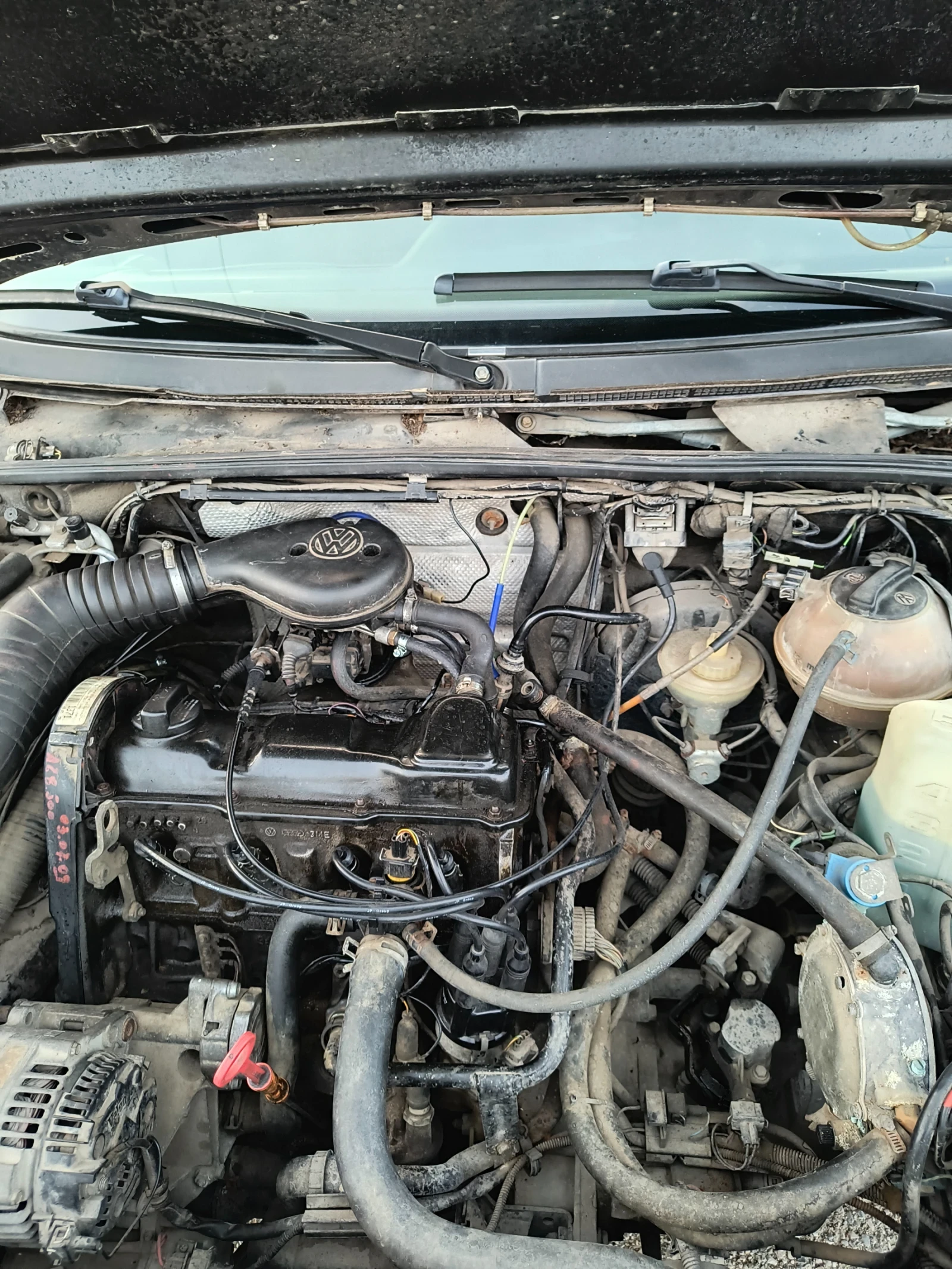 VW Passat 1.8mi Variant , снимка 11 - Автомобили и джипове - 53749345