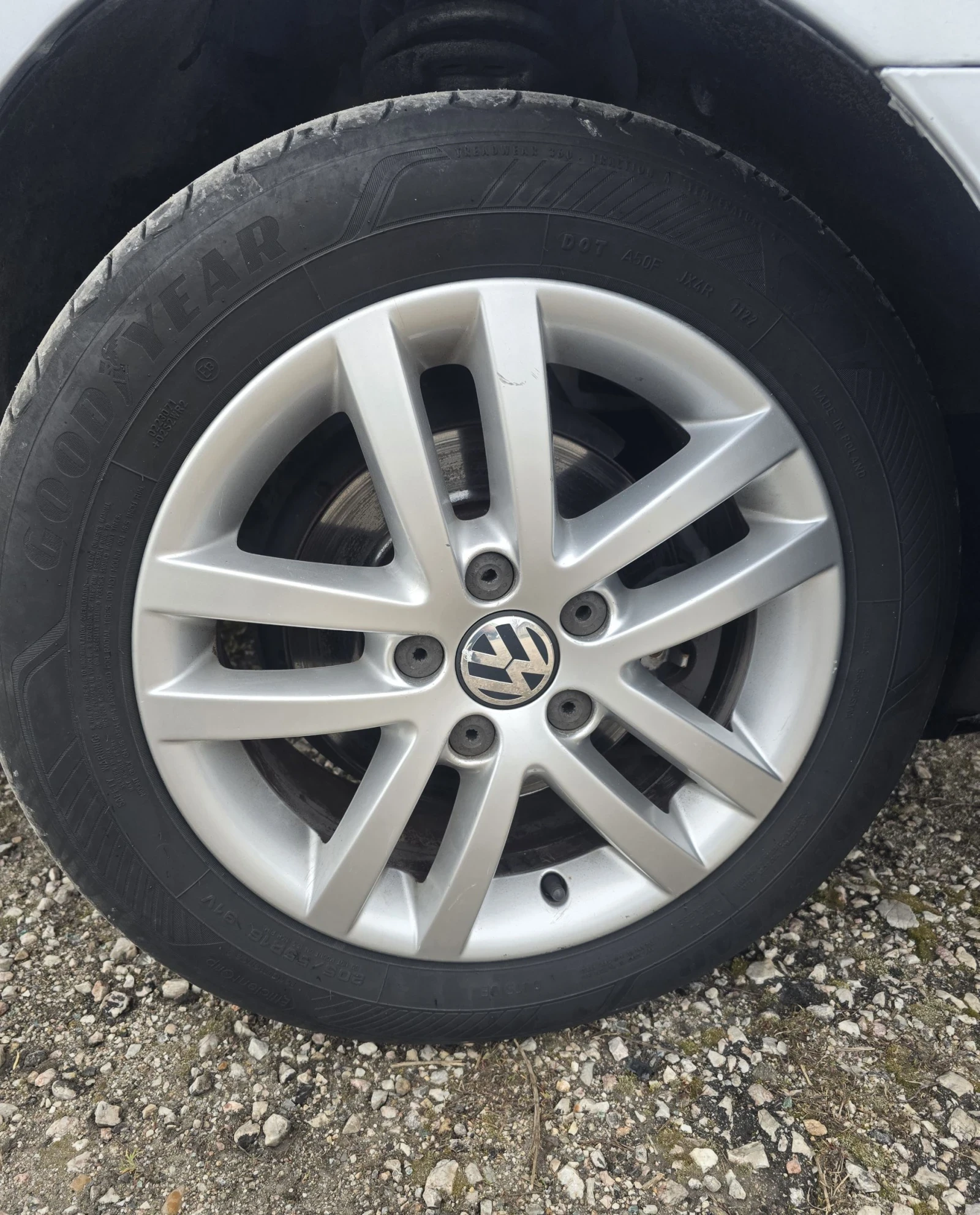 VW Golf 1.6TDI, снимка 14 - Автомобили и джипове - 53952001