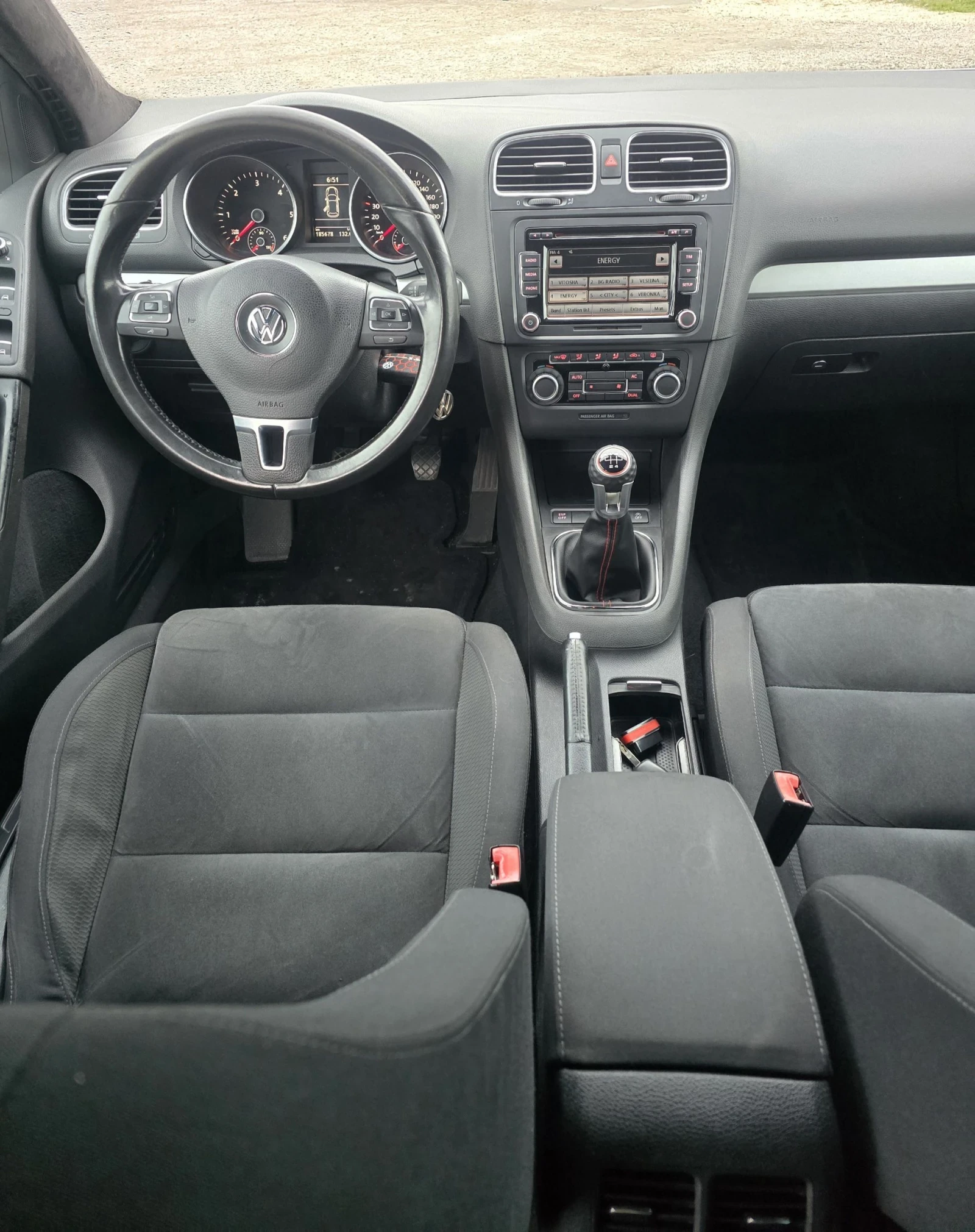 VW Golf 1.6TDI, снимка 8 - Автомобили и джипове - 53952001