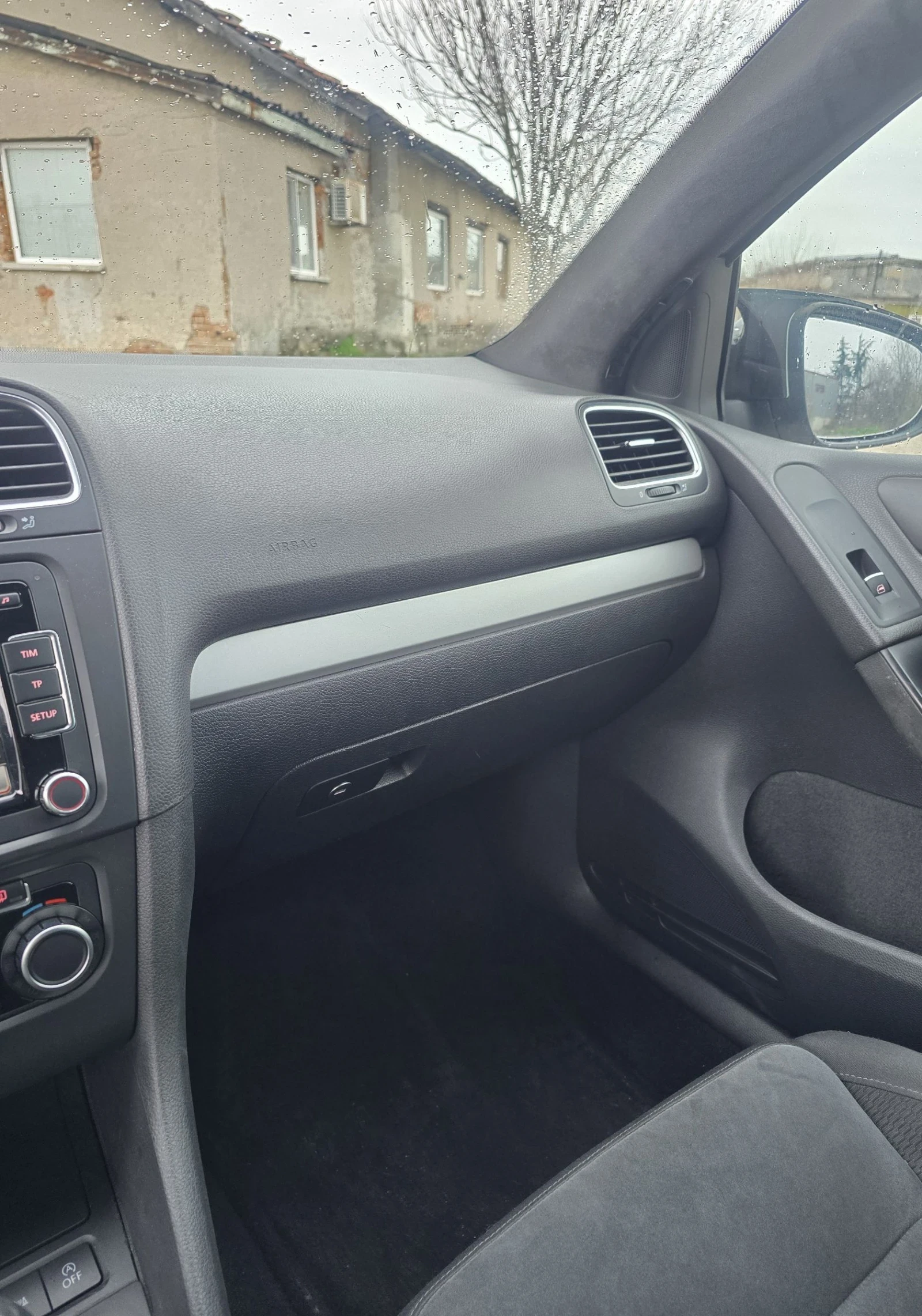 VW Golf 1.6TDI, снимка 13 - Автомобили и джипове - 53952001