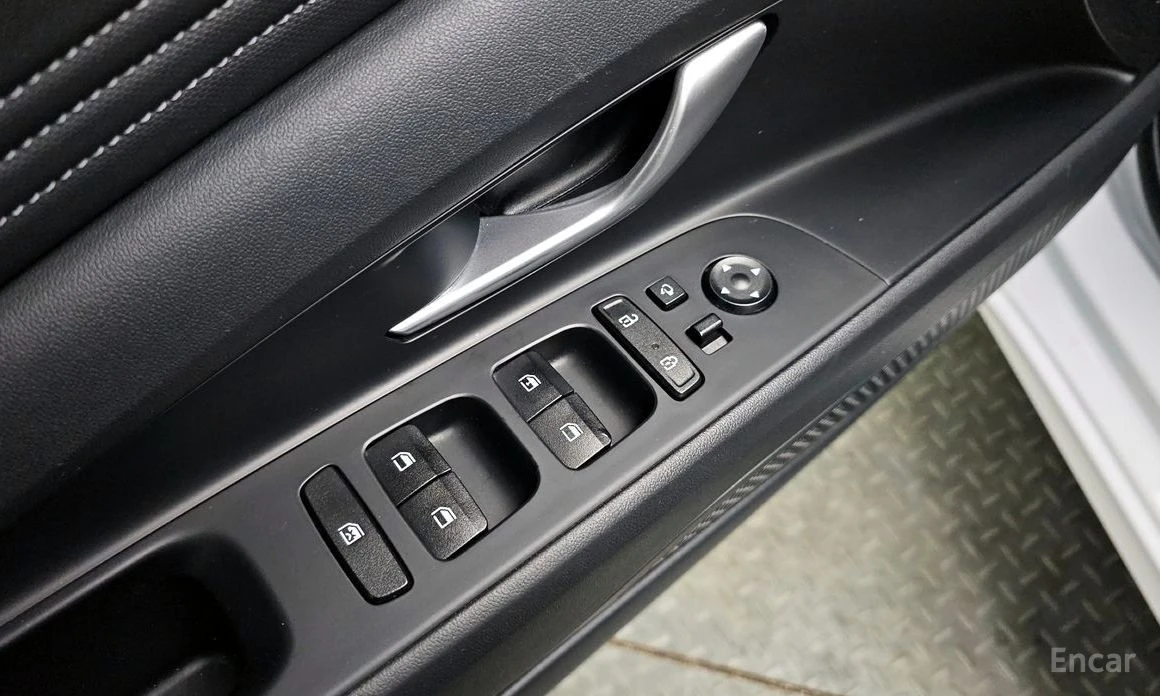 Hyundai Elantra, снимка 13 - Автомобили и джипове - 54077496