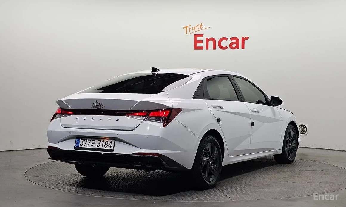 Hyundai Elantra, снимка 2 - Автомобили и джипове - 54077496