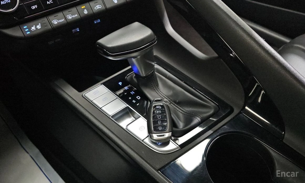 Hyundai Elantra, снимка 9 - Автомобили и джипове - 54077496