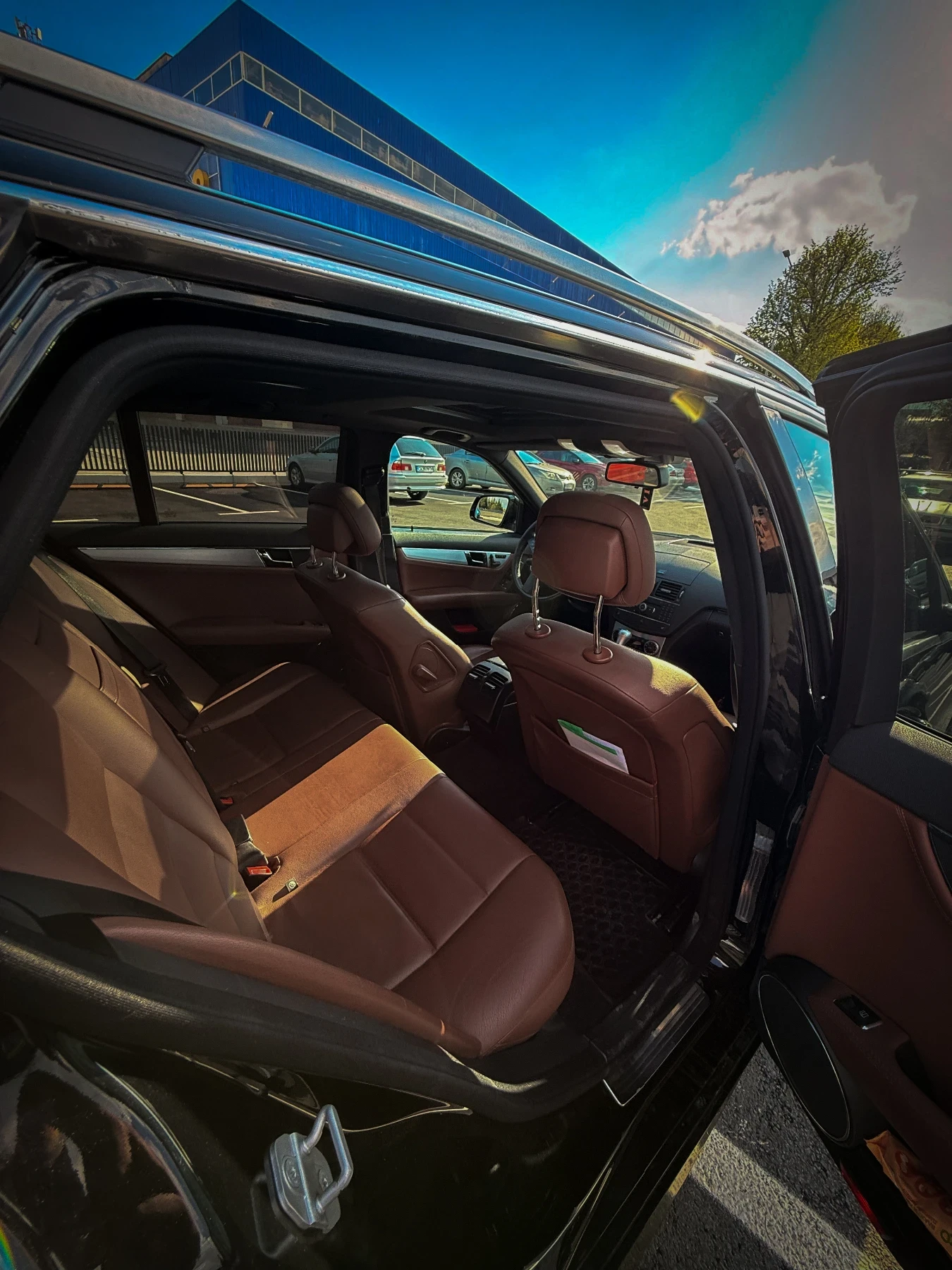 Mercedes-Benz C 320 NAVI* PANO* 7G-Tronic* 4Matic, снимка 14 - Автомобили и джипове - 54416461