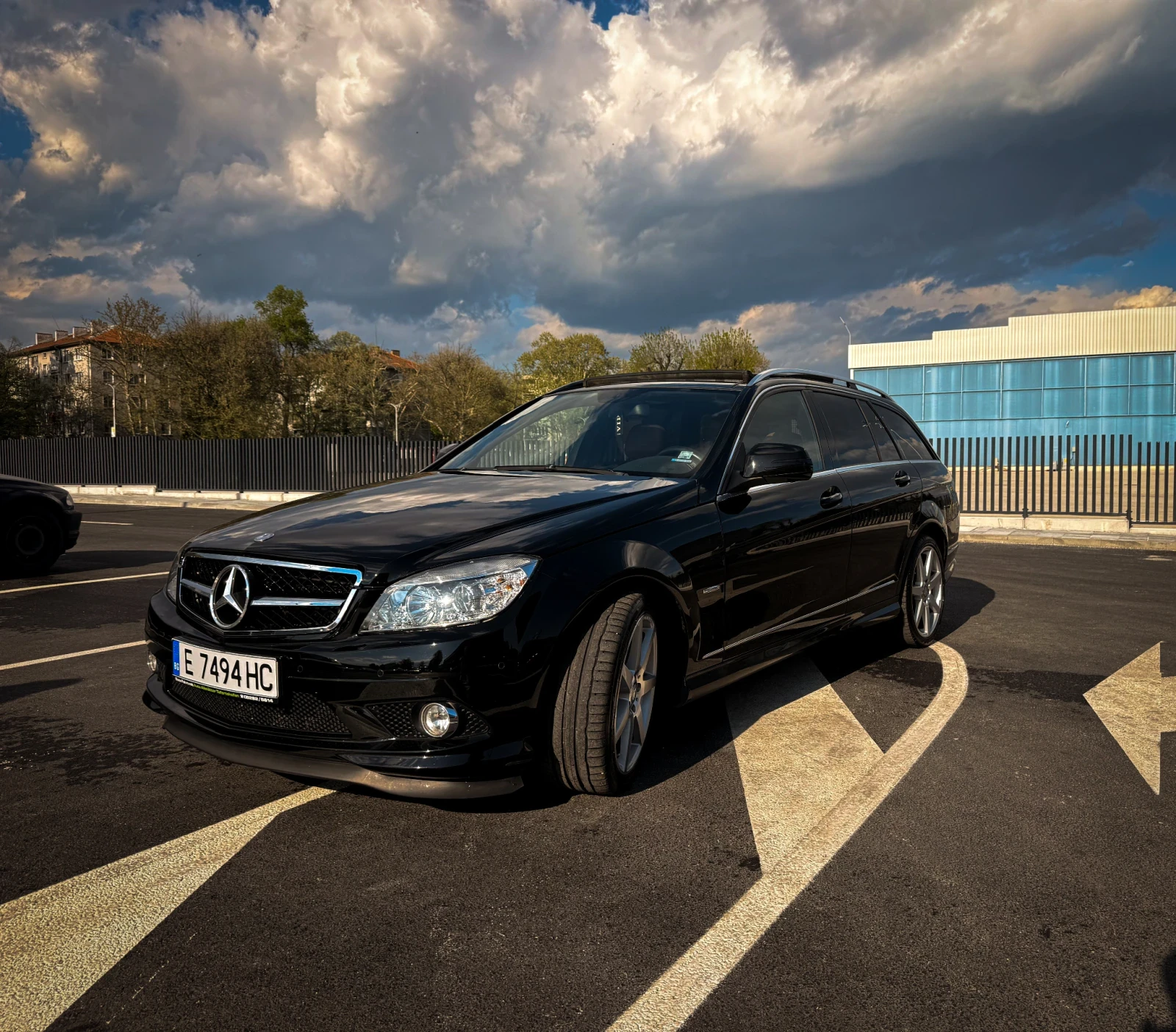 Mercedes-Benz C 320 NAVI* PANO* 7G-Tronic* 4Matic, снимка 6 - Автомобили и джипове - 54416461