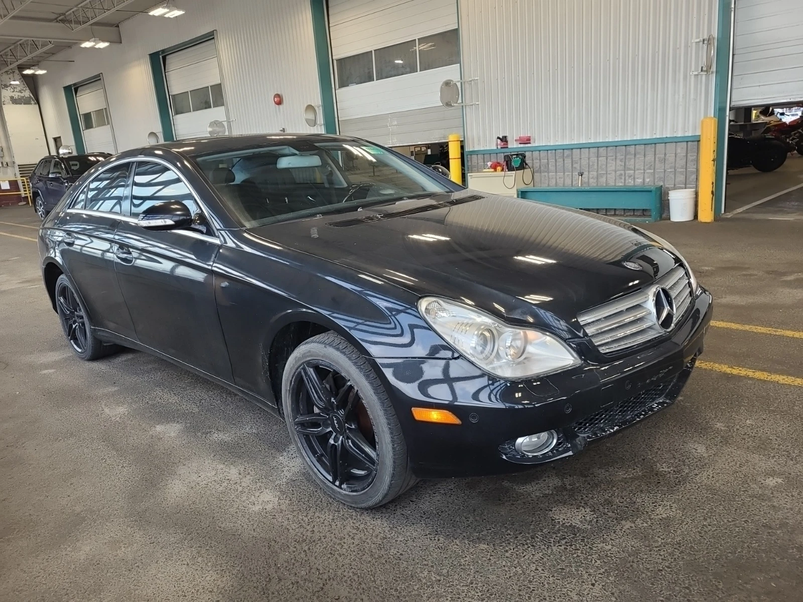 Mercedes-Benz CLS 550 ОБДУХВАНЕ * AIRMATIC * ШИБЕДАХ * CARFAX * , снимка 2 - Автомобили и джипове - 54900712