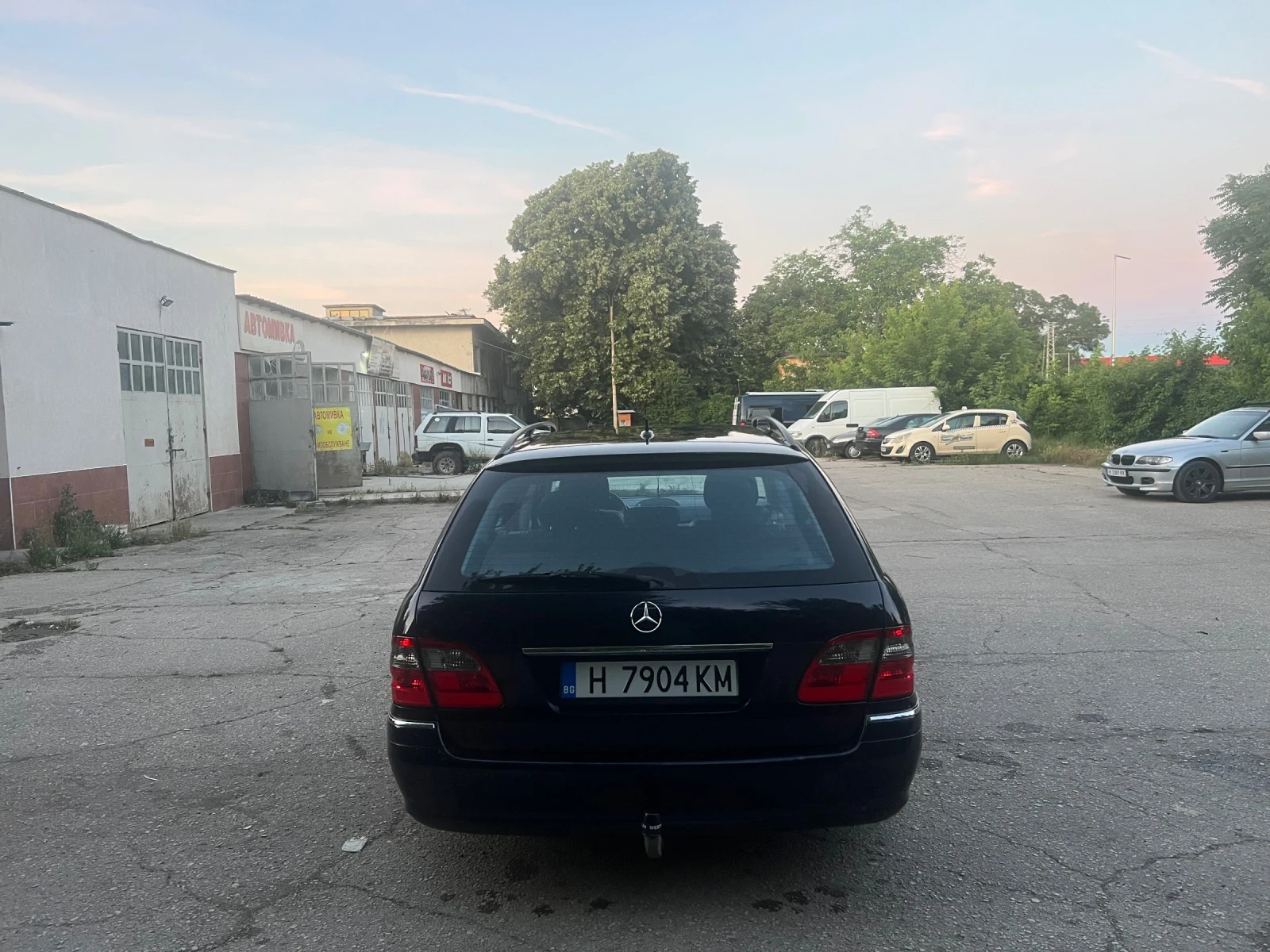 Mercedes-Benz E 220, снимка 4 - Автомобили и джипове - 54933661