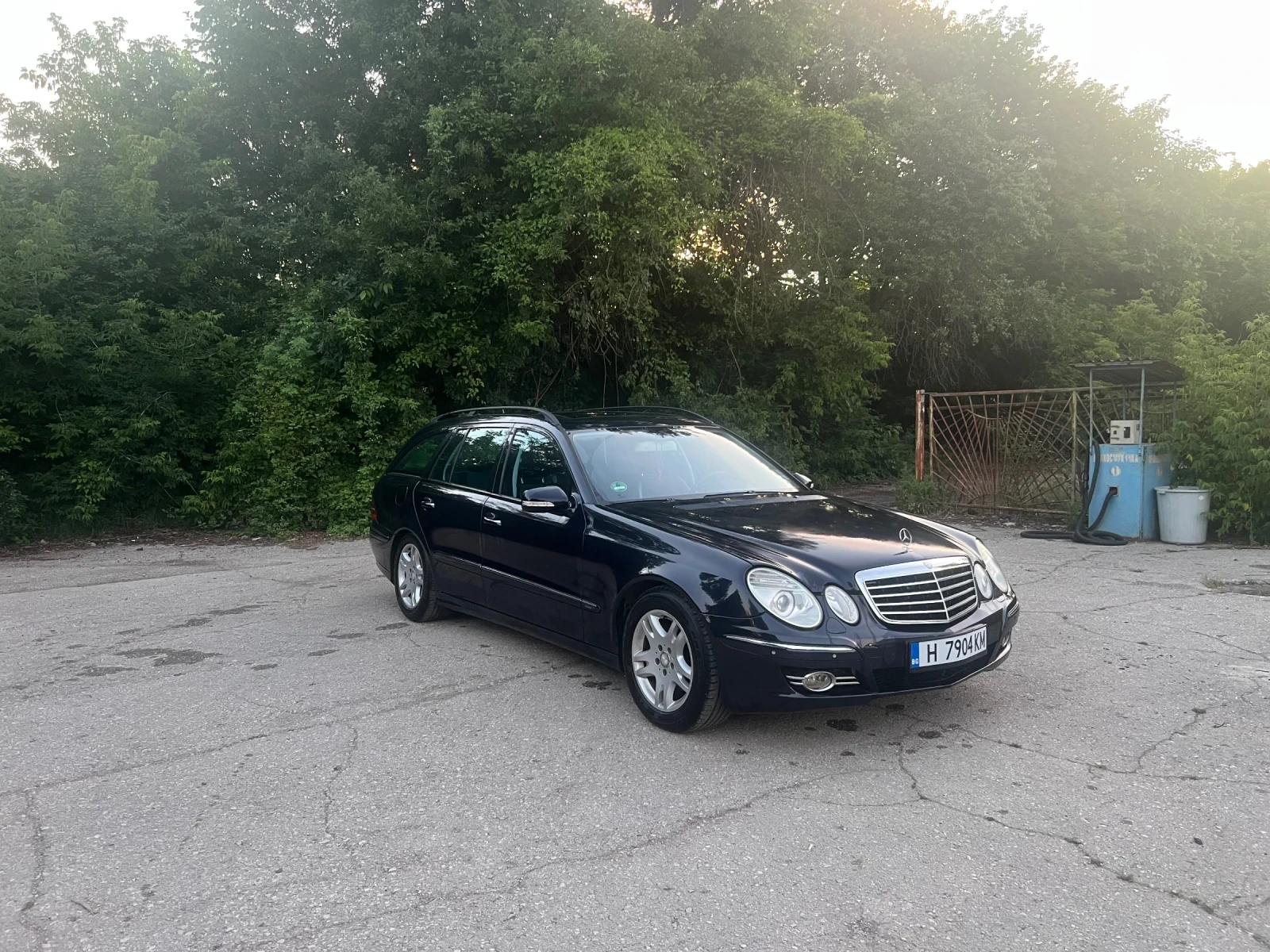 Mercedes-Benz E 220, снимка 3 - Автомобили и джипове - 54933661