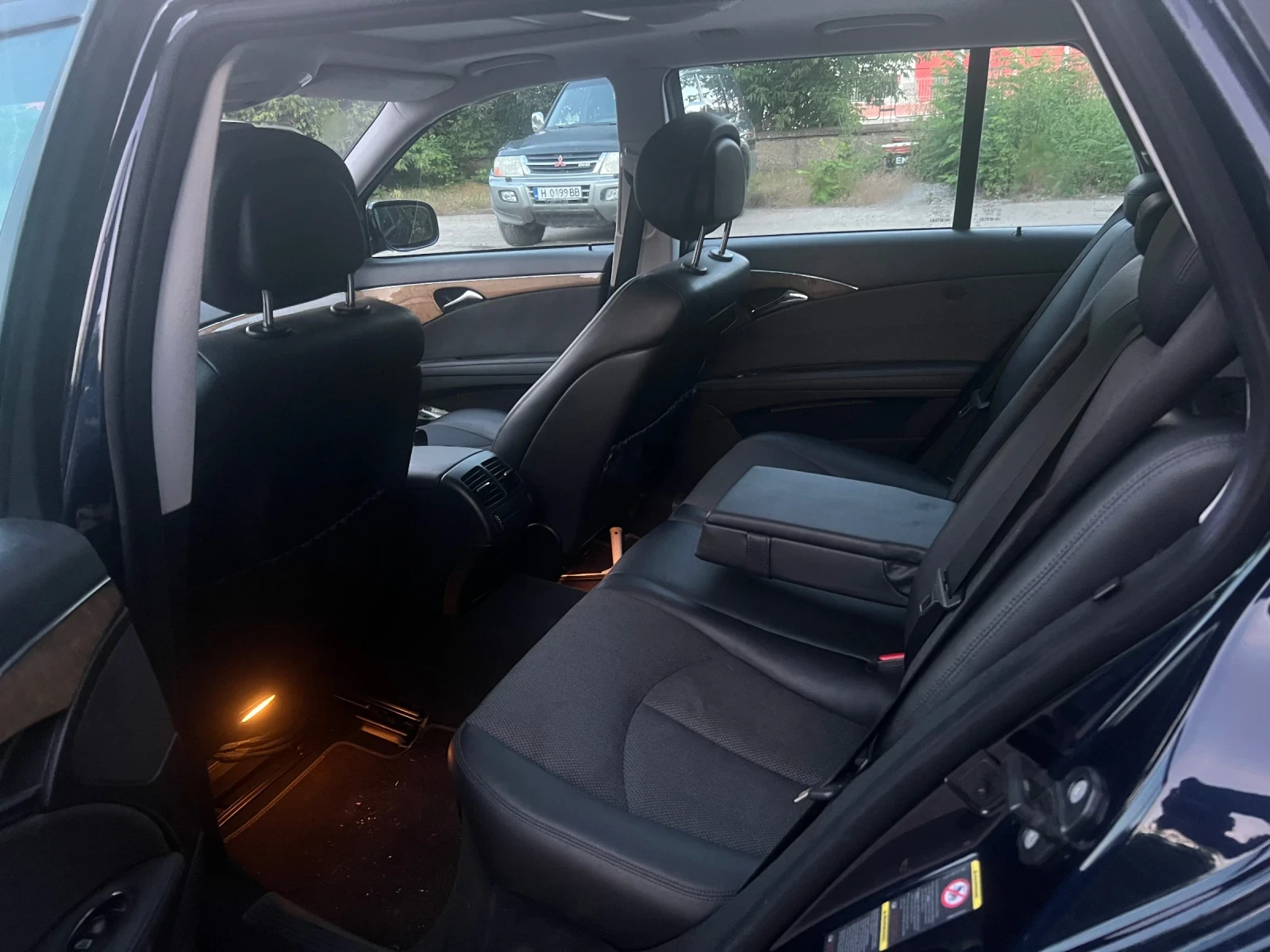 Mercedes-Benz E 220, снимка 6 - Автомобили и джипове - 54933661