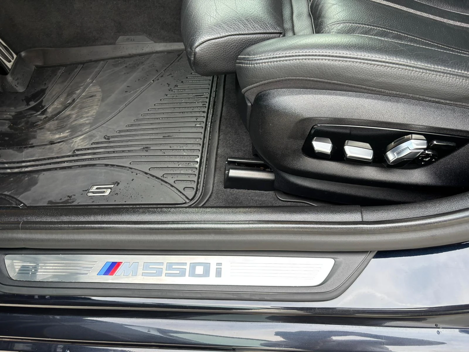 BMW 550 M550i xDrive 530 Hp, G30 LCI * ГАРАНЦИЯ, снимка 11 - Автомобили и джипове - 55002306