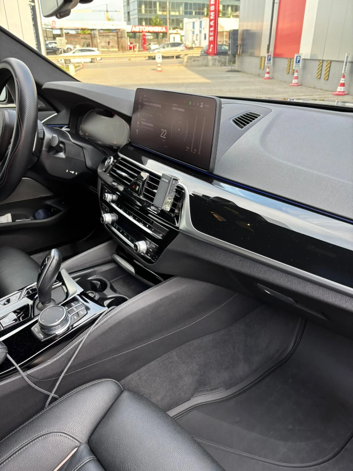 BMW 550 M550i xDrive 530 Hp, G30 LCI * ГАРАНЦИЯ, снимка 6 - Автомобили и джипове - 55002306