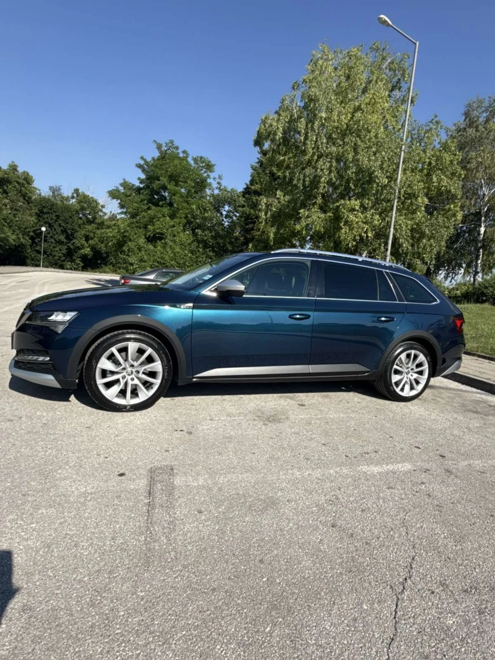 Skoda Superb SCOUT , снимка 2 - Автомобили и джипове - 55052330