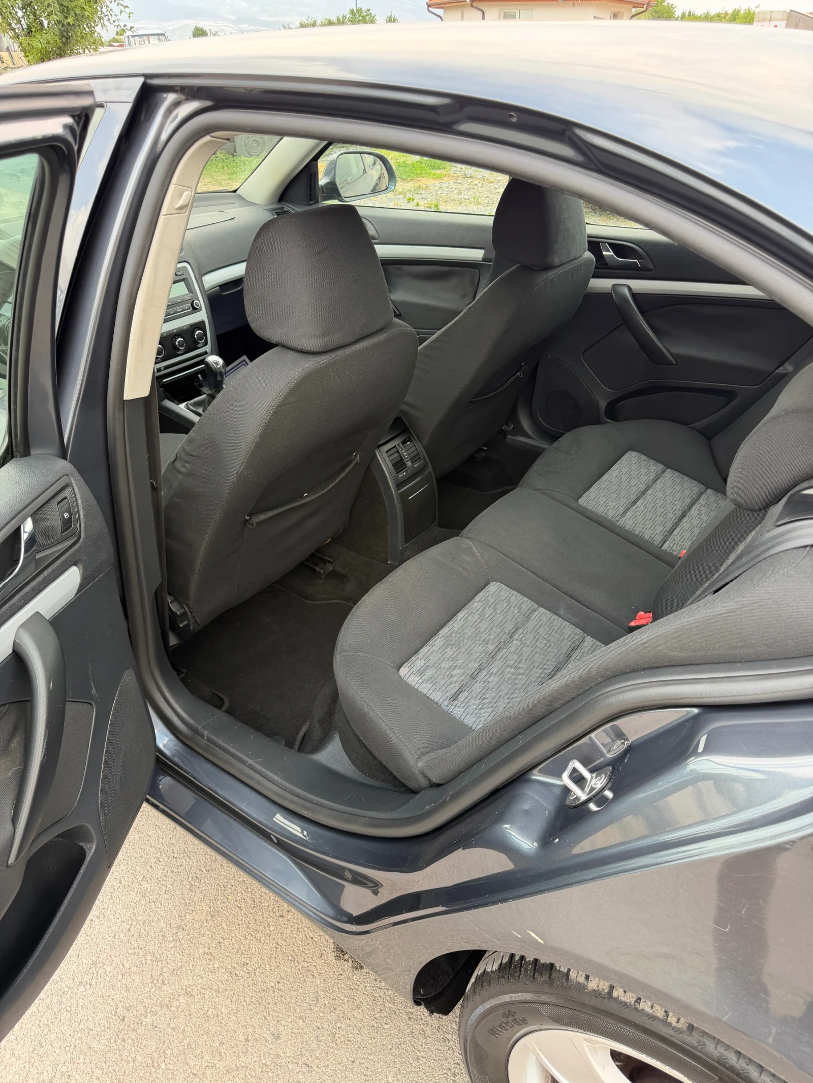 Skoda Octavia 1.9 tdi BLS facelift, снимка 11 - Автомобили и джипове - 55140143