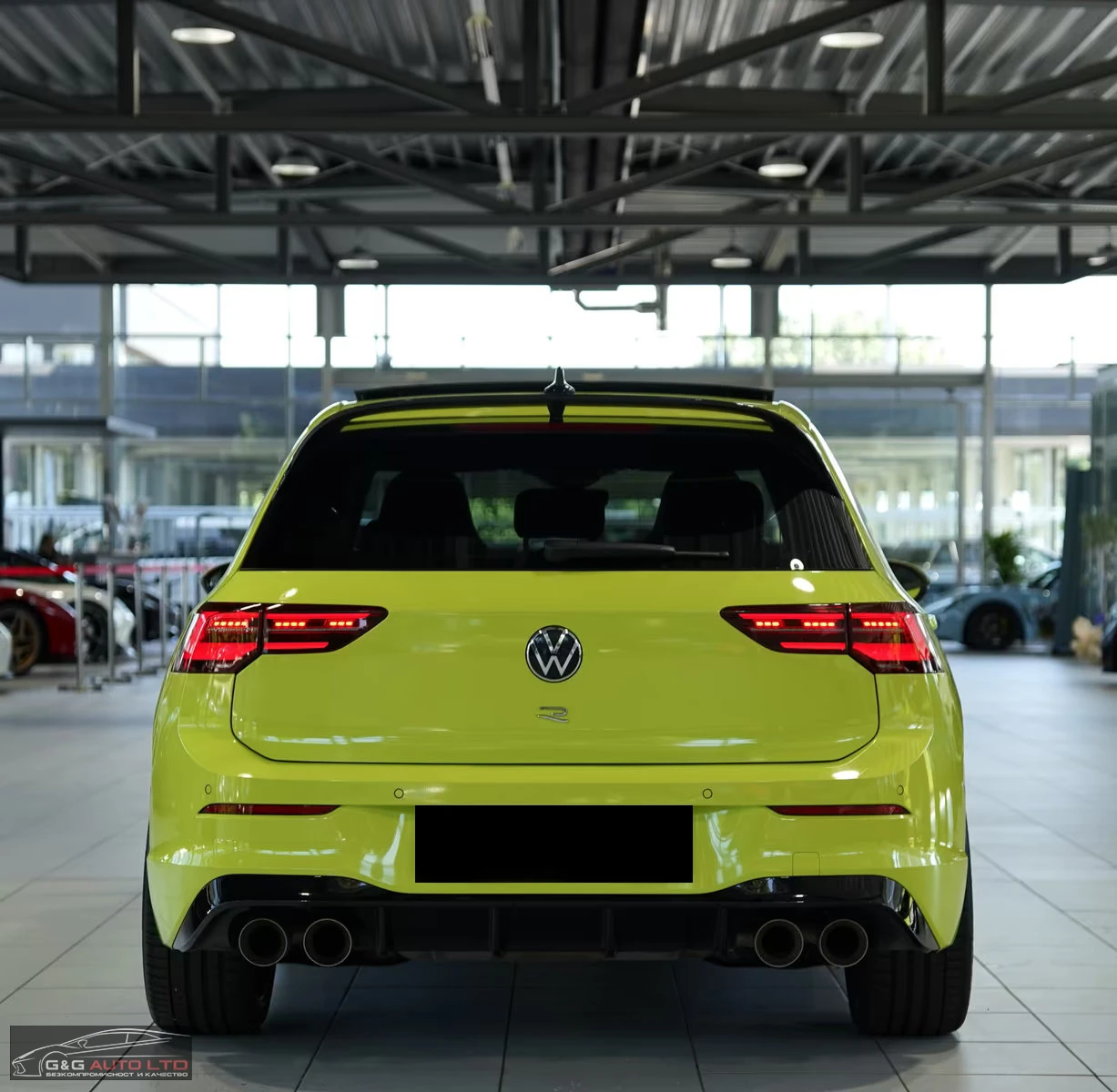 VW Golf R PERFORMANCE/320HP/AKRAPOVIC/4X4DSG/PANO/CAM/626z, снимка 8 - Автомобили и джипове - 55379821