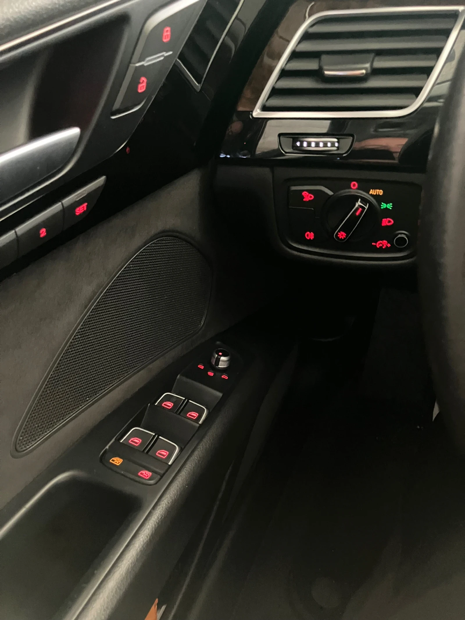 Audi A8, снимка 7 - Автомобили и джипове - 55458433