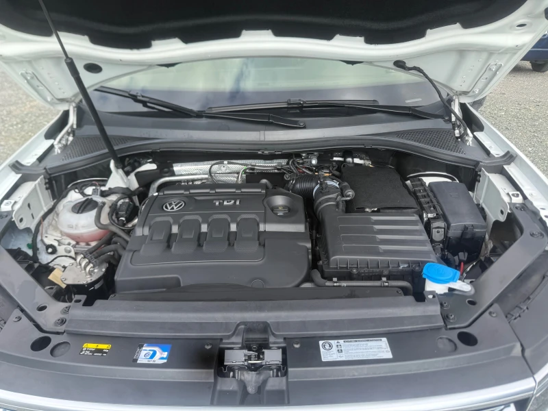 VW Tiguan 2.0 R-LINE DIGITAL 4х4 ШВЕЙЦАРИЯ, снимка 14 - Автомобили и джипове - 52073411