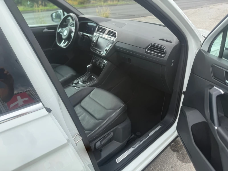 VW Tiguan 2.0 R-LINE DIGITAL 4х4 ШВЕЙЦАРИЯ, снимка 10 - Автомобили и джипове - 52073411