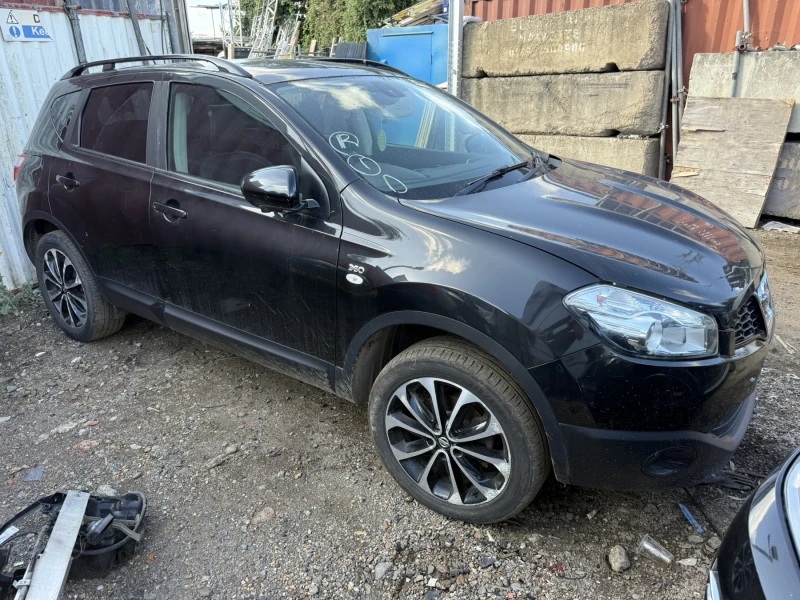 Nissan Qashqai 1.5 dci, снимка 2 - Автомобили и джипове - 52193946