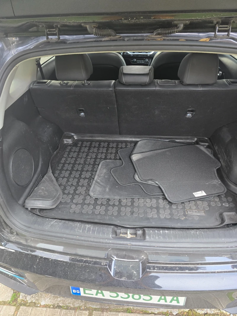 Kia Niro, снимка 11 - Автомобили и джипове - 52792666