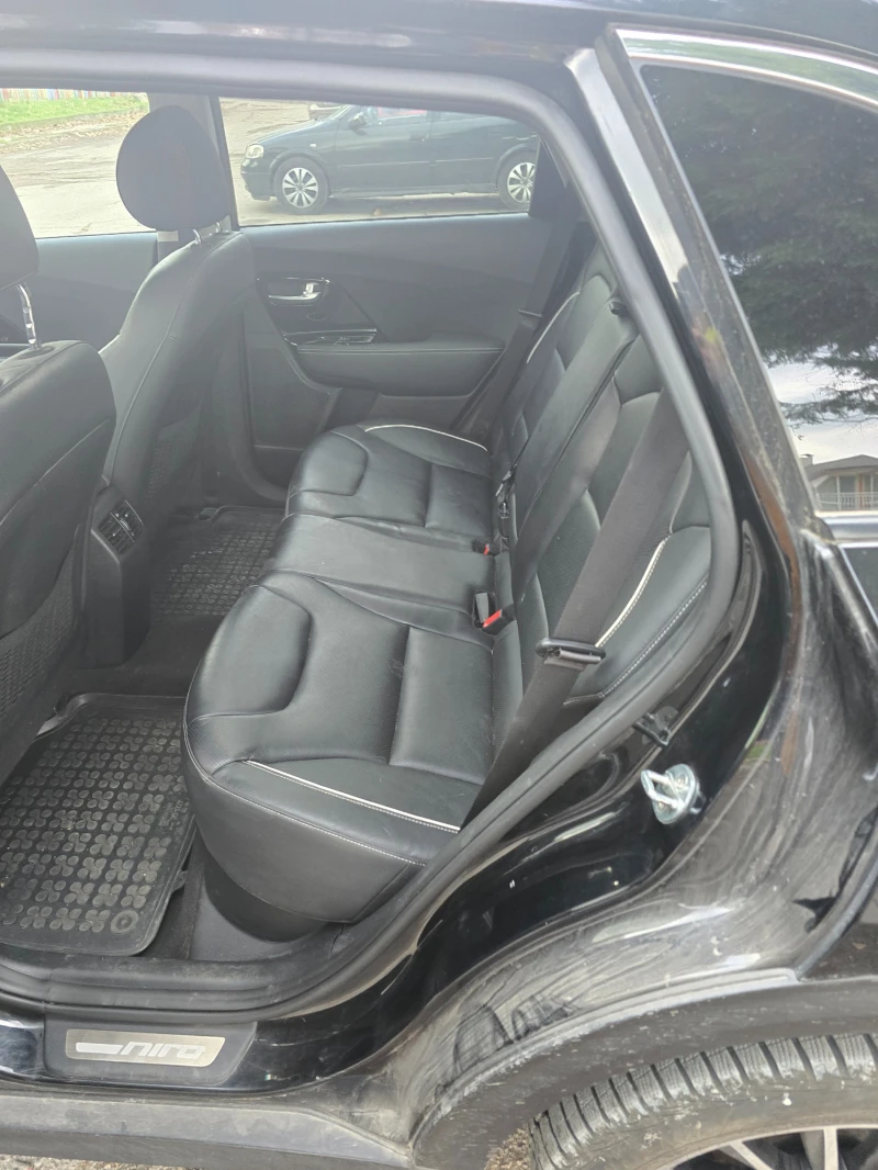 Kia Niro, снимка 9 - Автомобили и джипове - 52792666