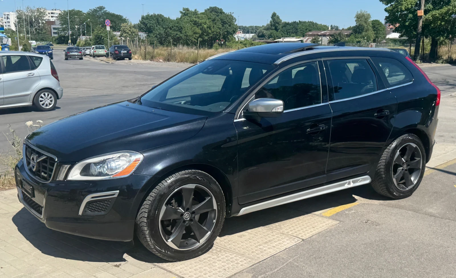 Volvo XC60 XC60-T6 AWD R-Design 330к.с. УНИКАТ! - изображение 3