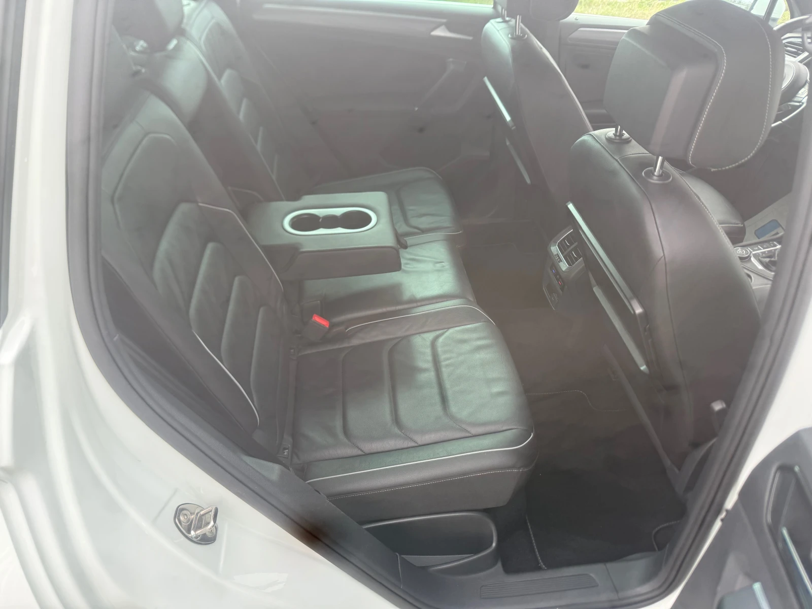 VW Tiguan 2.0 R-LINE DIGITAL 44  | Mobile.bg   12