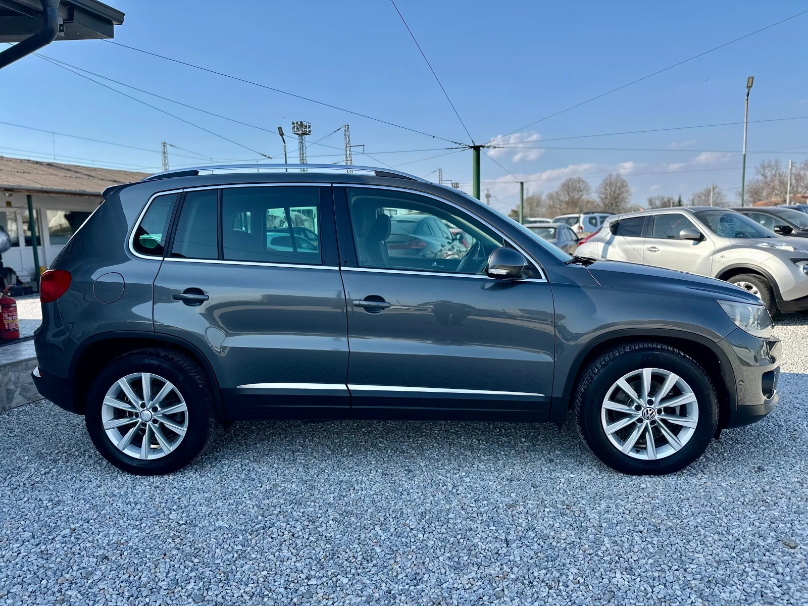 VW Tiguan 2.0TDI* NAVI* , снимка 5 - Автомобили и джипове - 53864342